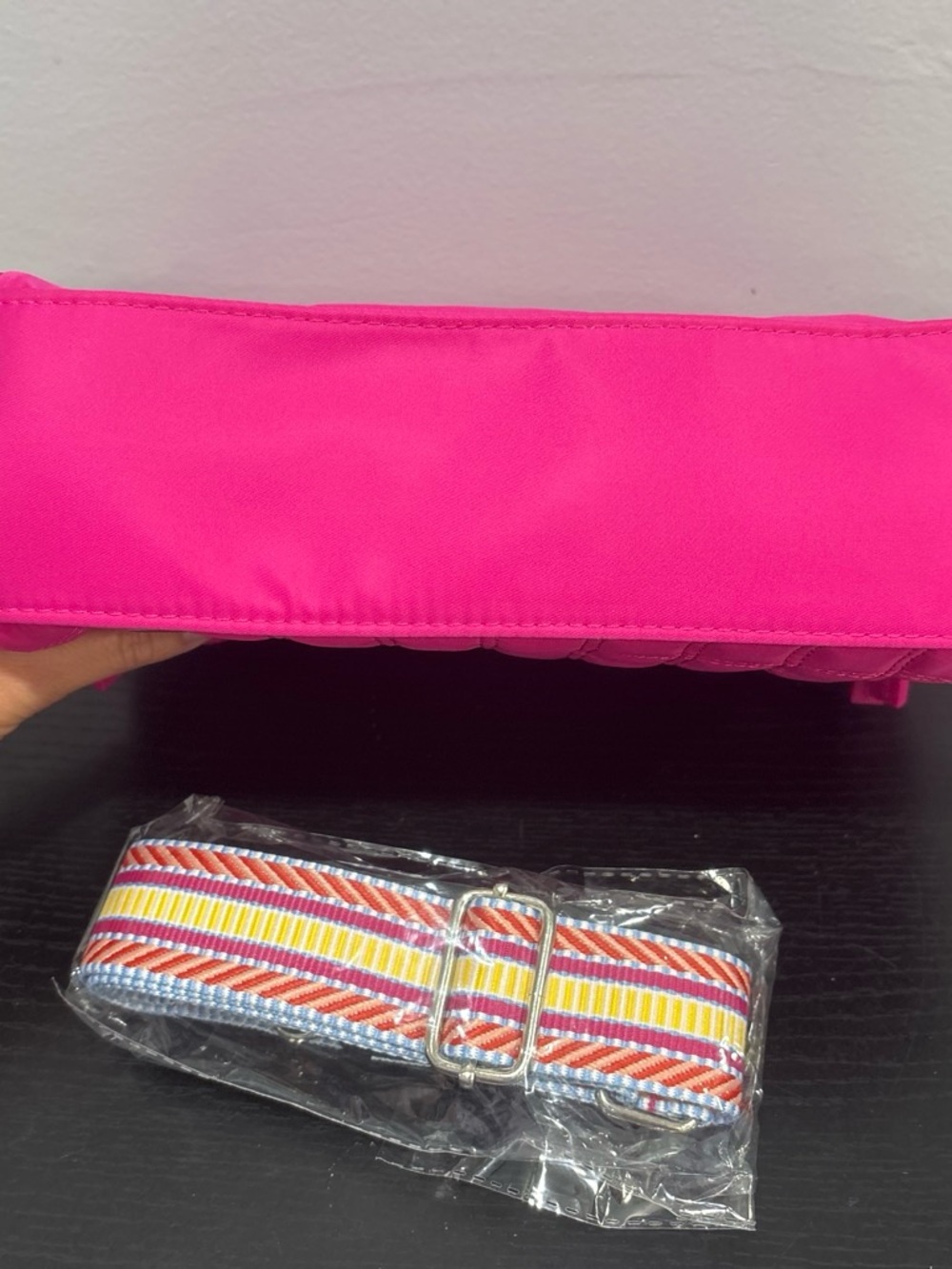 Ihkwip Vivid Pink Quilted Crossbody Bag with Striped Adjustable Strap new - Picture 4 of 8